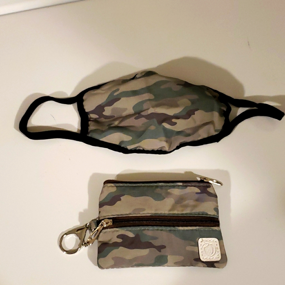 Camo Mask and carrying case